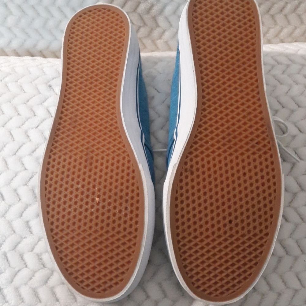Van Sneakers - Picture 3 of 4